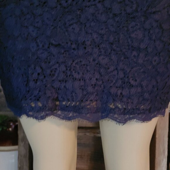 Adrianna Papell Floral Lace Sheath Dress Sz 4 Navy Ethereal Coquette Feminine - Picture 4 of 10